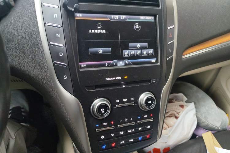 Used Lincoln MKC 2014 2.0T Four-Wheel Drive Prestige Edition Audio And AC Panel