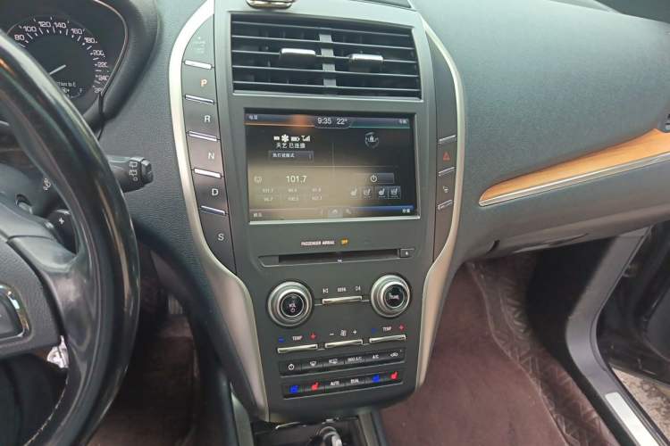 Used Lincoln MKC 2014 2.0T Two-Wheel-Drive Luxury Edition Audio And AC Panel