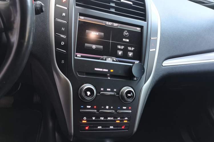 Used Lincoln MKC 2014 2.0T Two-Wheel Drive Deluxe Edition Audio And AC Panel