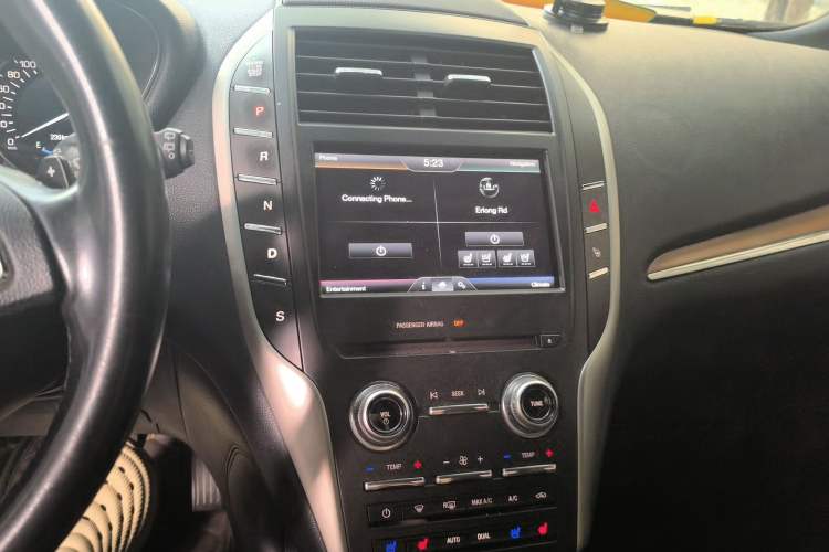 Used Lincoln MKC 2014 2.0T Four-Wheel Drive Luxury Edition Audio And AC Panel