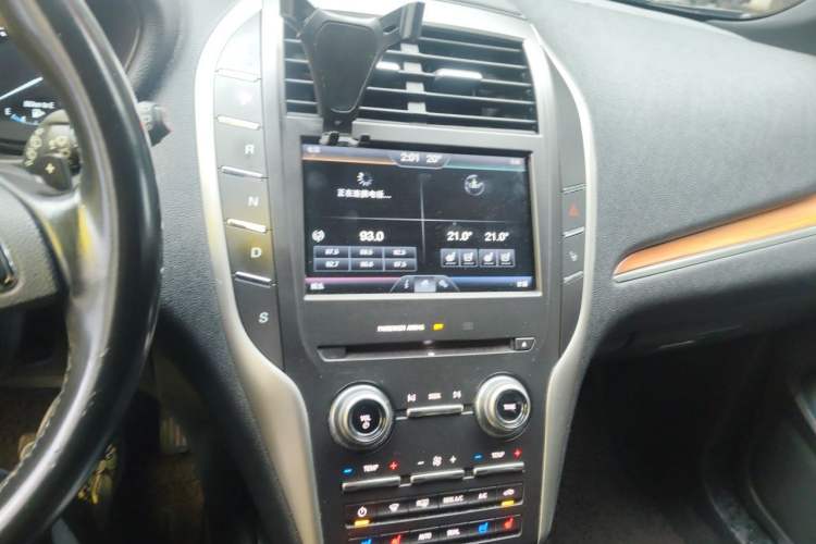 Used Lincoln MKC 2014 2.0T Four-Wheel Drive Luxury Edition Audio And AC Panel