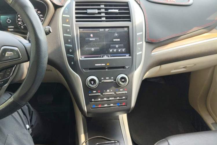 Used Lincoln MKC 2014 2.0T Four-Wheel Drive Luxury Edition Audio And AC Panel