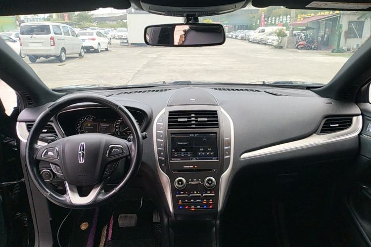 Used Lincoln MKC 2014 2.0T Two-Wheel-Drive Luxury Edition Center Console