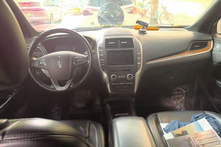 Used Lincoln MKC 2014 2.0T Four-Wheel Drive Luxury Edition Center Console