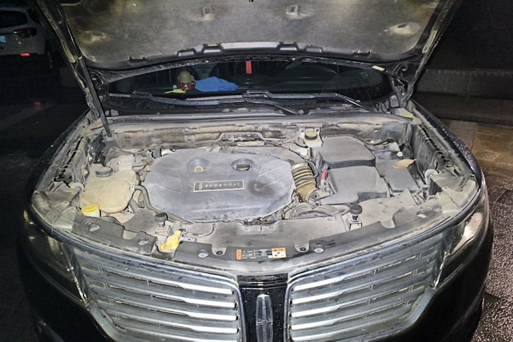 Used Lincoln MKC 2014 2.0T Two-Wheel Drive Deluxe Edition Engine Bay