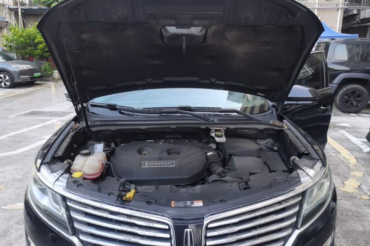 Used Lincoln MKC 2014 2.0T Two-Wheel Drive Deluxe Edition Engine Bay