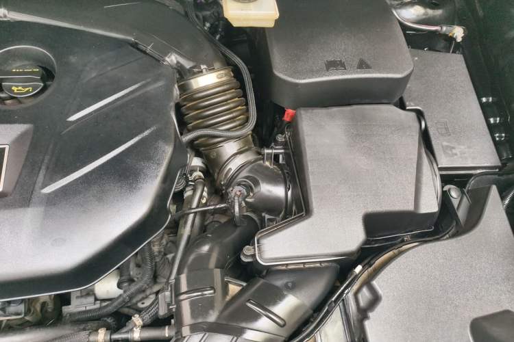 Used Lincoln MKC 2014 2.0T Four-Wheel Drive Prestige Edition Engine Bay Left