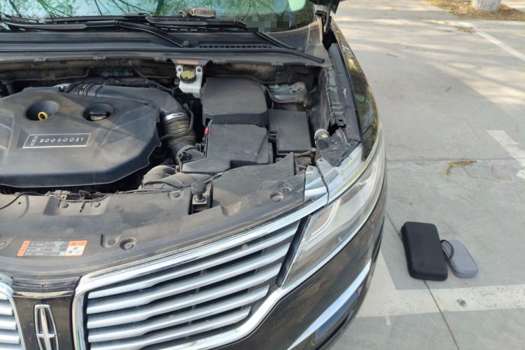 Used Lincoln MKC 2014 2.0T Four-Wheel Drive Luxury Edition Engine Bay Left