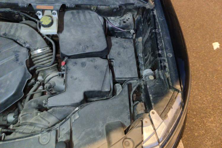 Used Lincoln MKC 2014 2.0T Two-Wheel-Drive Luxury Edition Engine Bay Left