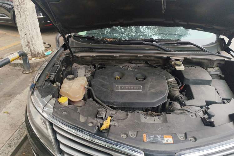 Used Lincoln MKC 2014 2.0T Four-Wheel Drive Prestige Edition Engine Bay Right
