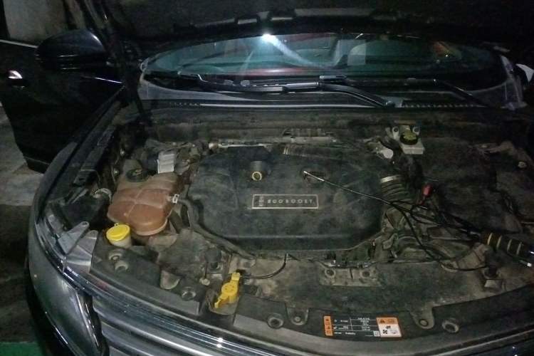 Used Lincoln MKC 2014 2.0T Two-Wheel-Drive Luxury Edition Engine Bay Right