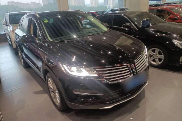 Used Lincoln MKC 2014 2.0T Two-Wheel-Drive Luxury Edition Front Right 45 Deg