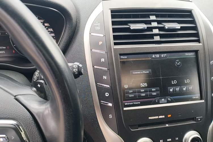Used Lincoln MKC 2014 2.0T Two-Wheel-Drive Luxury Edition Gear Lever