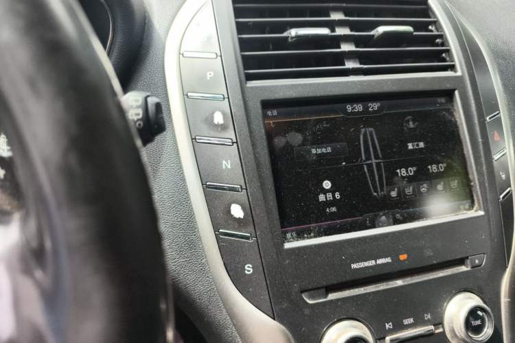 Used Lincoln MKC 2014 2.0T Four-Wheel Drive Prestige Edition Gear Lever