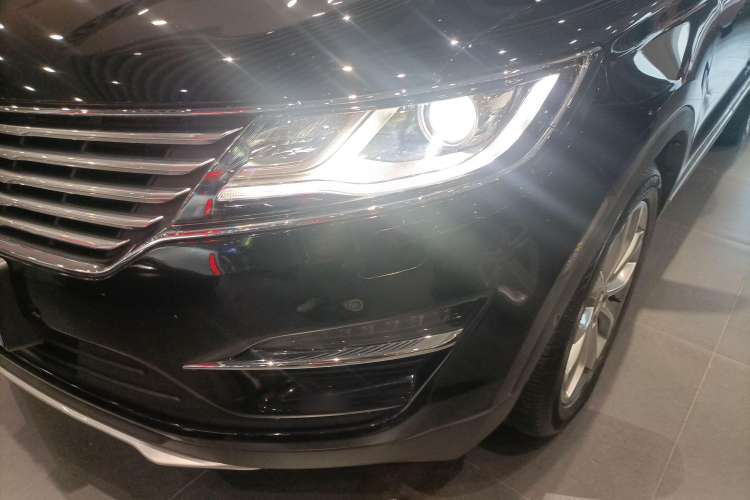 Used Lincoln MKC 2014 2.0T Two-Wheel-Drive Luxury Edition Left Front Headlight