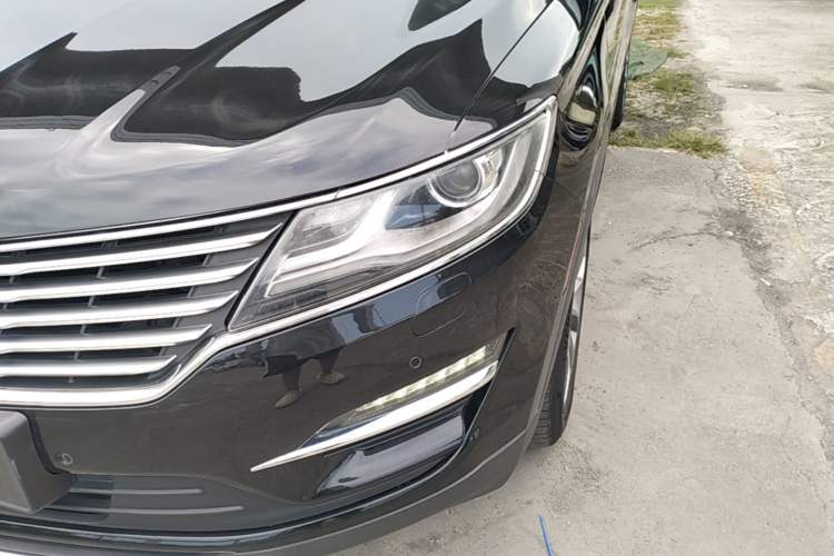 Used Lincoln MKC 2014 2.0T Two-Wheel-Drive Luxury Edition Left Front Headlight