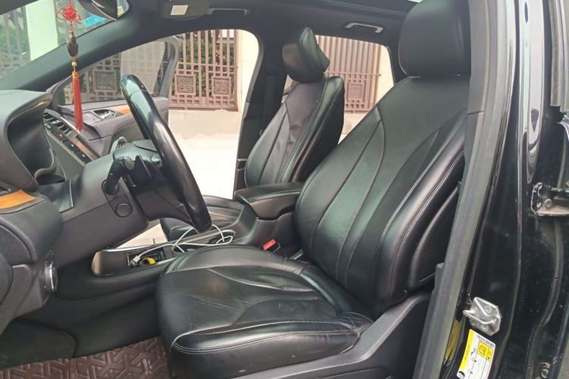 Used Lincoln MKC 2014 2.0T Two-Wheel-Drive Luxury Edition Left Front Seat