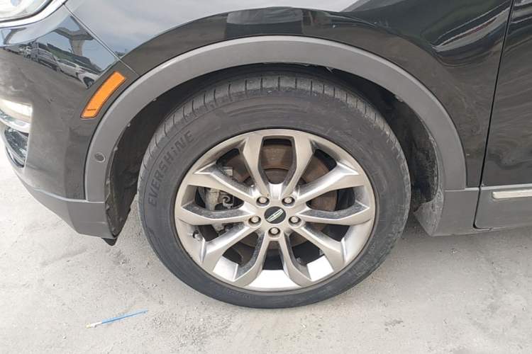 Used Lincoln MKC 2014 2.0T Two-Wheel-Drive Luxury Edition Left Front Wheel Hub