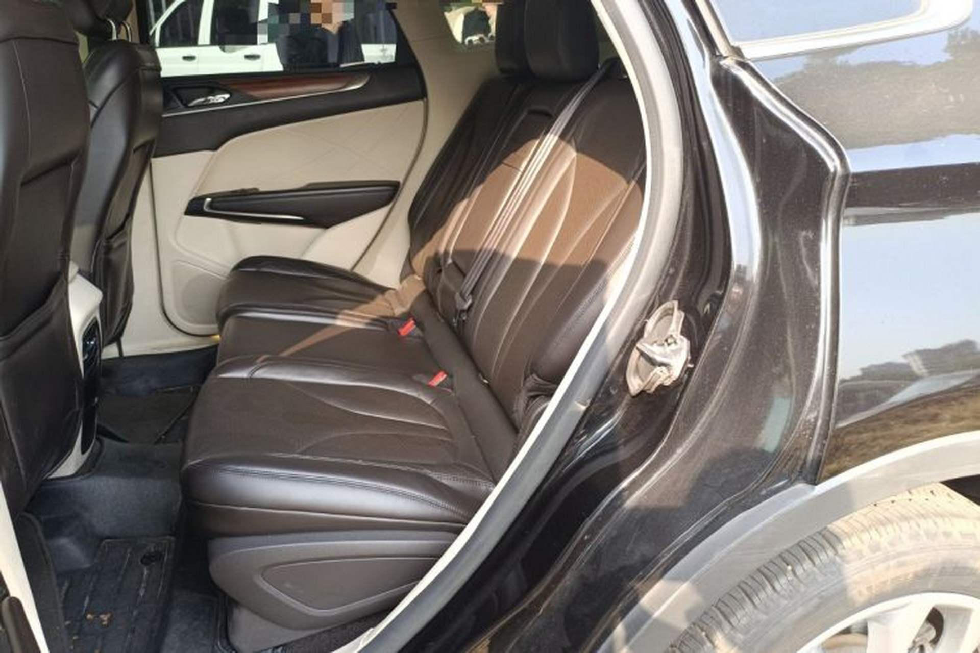 Used Lincoln MKC 2014 2.0T Two-Wheel-Drive Luxury Edition Left Rear Seat