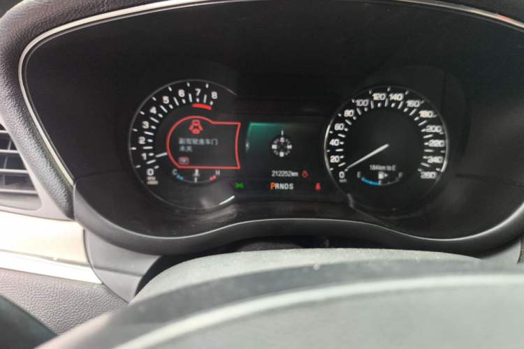 Used Lincoln MKC 2014 2.0T Four-Wheel Drive Prestige Edition Odometer Close Up