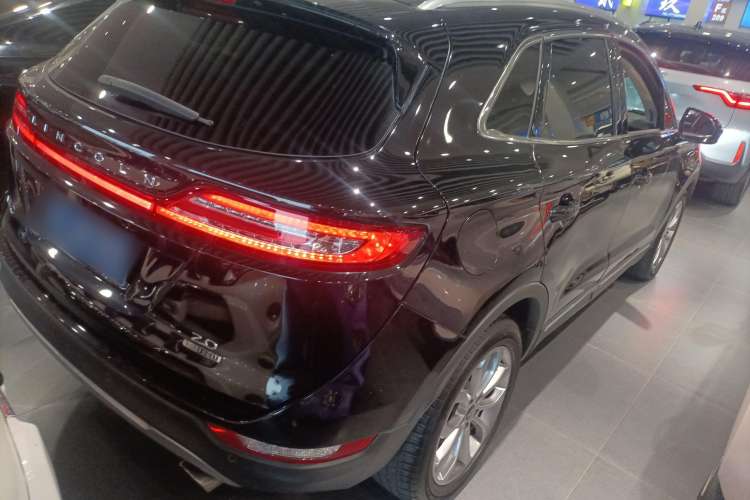 Used Lincoln MKC 2014 2.0T Two-Wheel-Drive Luxury Edition Rear Right 45 Deg