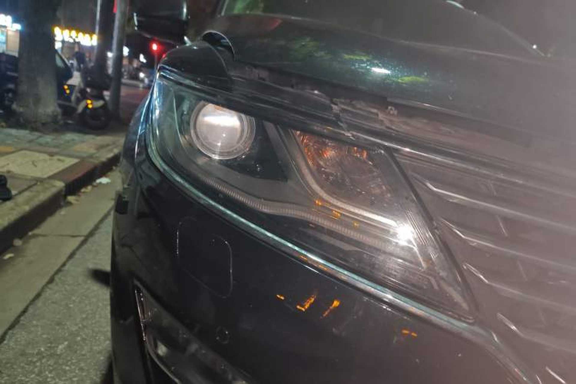 Used Lincoln MKC 2014 2.0T Two-Wheel-Drive Luxury Edition Right Front Headlight