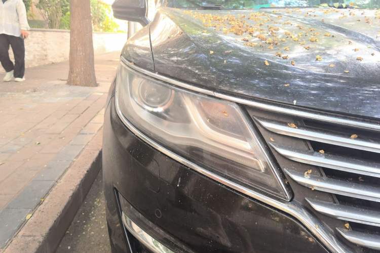 Used Lincoln MKC 2014 2.0T Four-Wheel Drive Luxury Edition Right Front Headlight