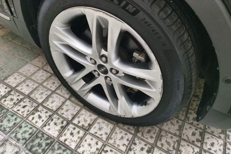Used Lincoln MKC 2014 2.0T Four-Wheel Drive Prestige Edition Right Front Wheel Hub