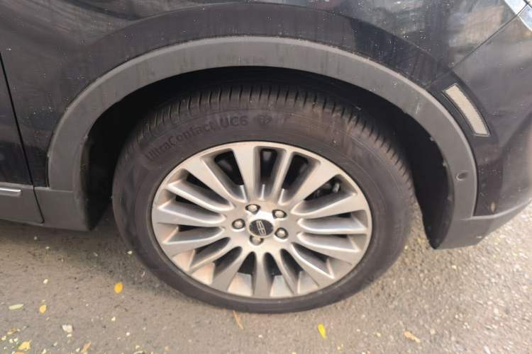 Used Lincoln MKC 2014 2.0T Four-Wheel Drive Luxury Edition Right Front Wheel Hub