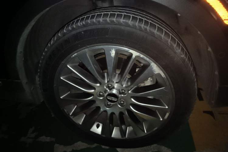 Used Lincoln MKC 2014 2.0T Four-Wheel Drive Luxury Edition Right Front Wheel Hub