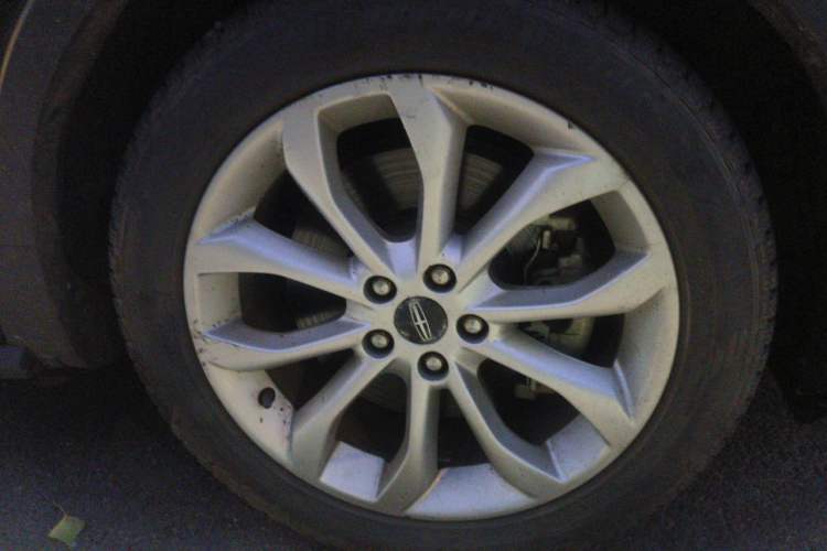 Used Lincoln MKC 2014 2.0T Two-Wheel-Drive Luxury Edition Right Front Wheel Hub