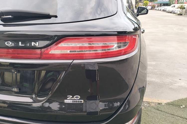Used Lincoln MKC 2014 2.0T Two-Wheel-Drive Luxury Edition Right Rear Taillight