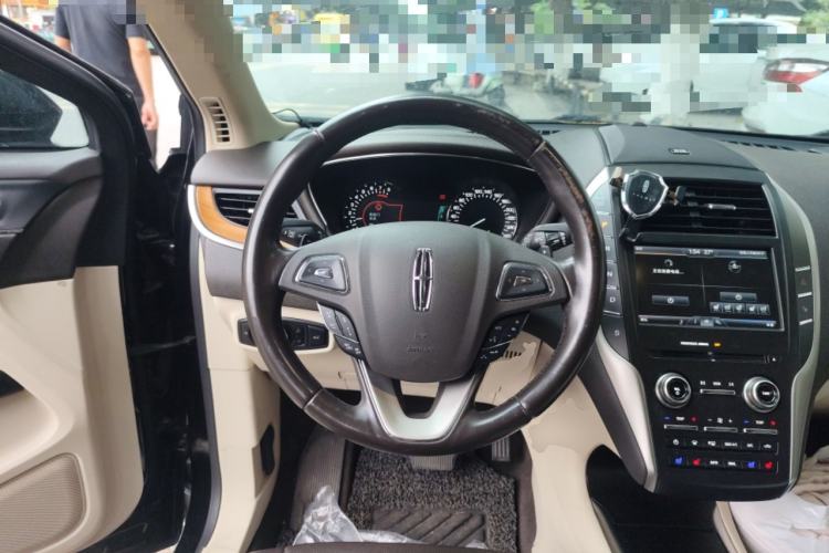 Used Lincoln MKC 2014 2.0T Four-Wheel Drive Prestige Edition Steering Wheel
