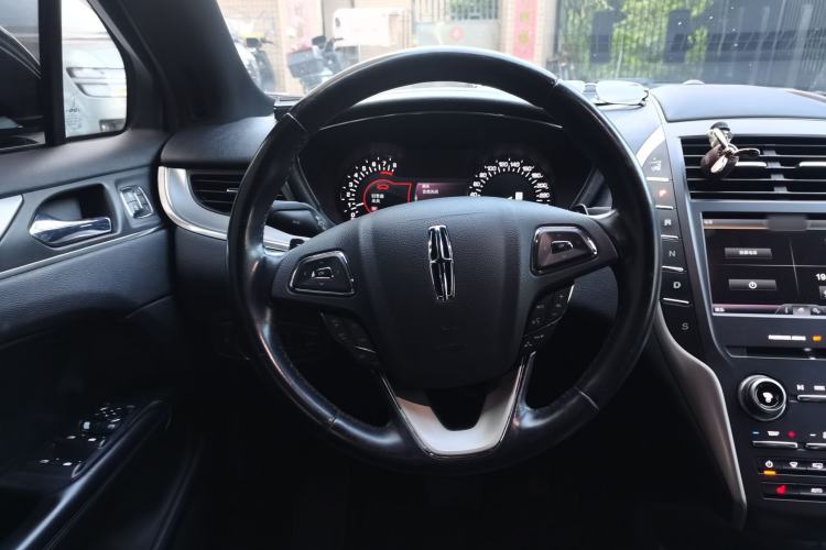 Used Lincoln MKC 2014 2.0T Two-Wheel Drive Deluxe Edition Steering Wheel