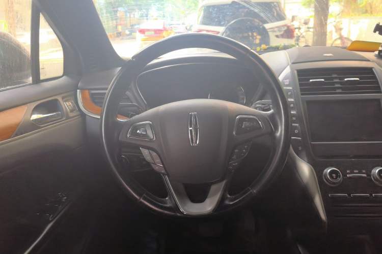 Used Lincoln MKC 2014 2.0T Four-Wheel Drive Luxury Edition Steering Wheel