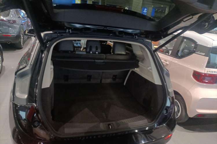 Used Lincoln MKC 2014 2.0T Two-Wheel-Drive Luxury Edition Trunk