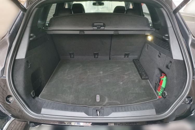 Used Lincoln MKC 2014 2.0T Four-Wheel Drive Prestige Edition Trunk