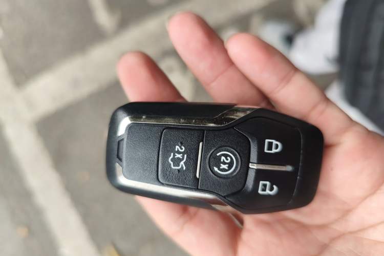 Used Lincoln MKC 2014 2.0T Four-Wheel Drive Prestige Edition Vehicle Key