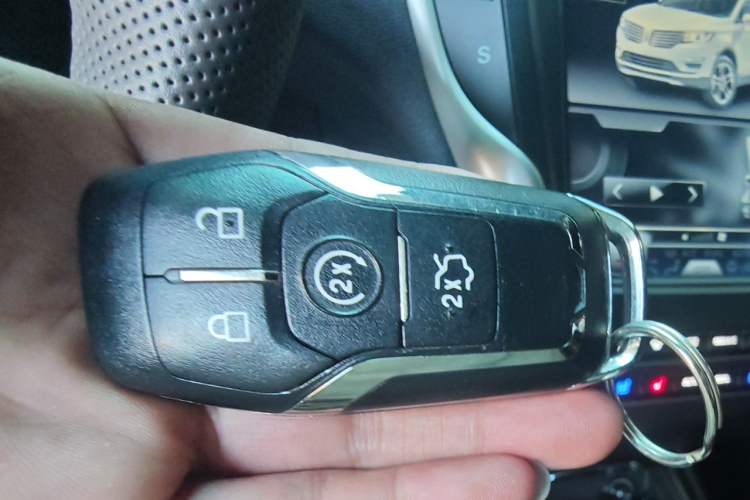 Used Lincoln MKC 2014 2.0T Four-Wheel Drive Luxury Edition Vehicle Key