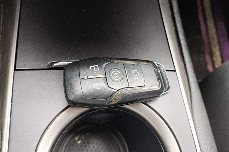 Used Lincoln MKC 2014 2.0T Two-Wheel-Drive Luxury Edition Vehicle Key