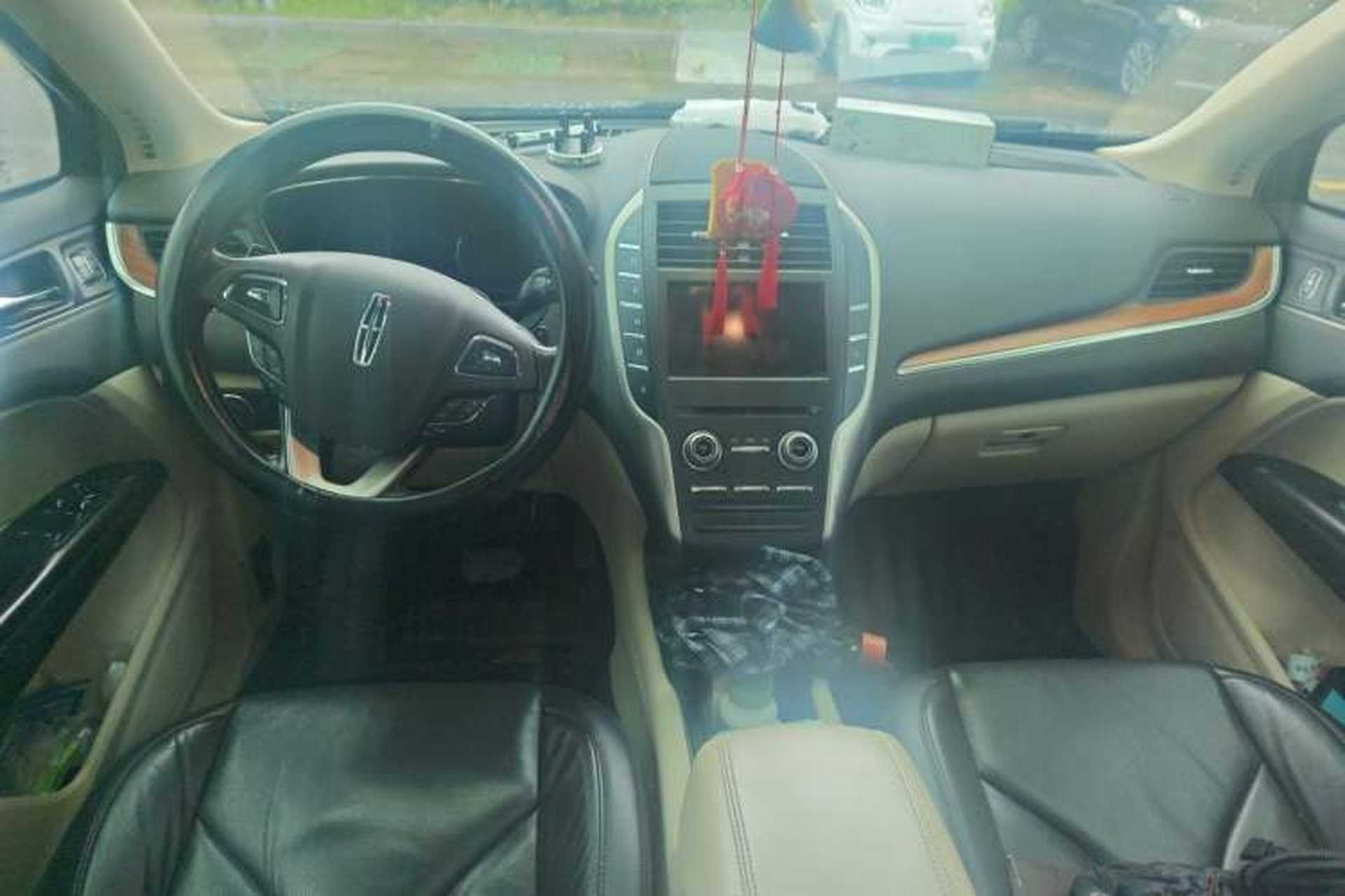 Used Lincoln MKC 2014 2.0T Four-Wheel Drive Luxury Edition Center Console
