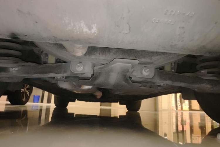 Used Lincoln MKC 2014 2.0T Two-Wheel Drive Deluxe Edition Chassis Rear