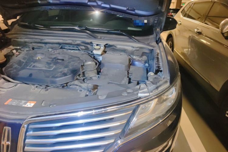 Used Lincoln MKC 2014 2.0T Two-Wheel Drive Deluxe Edition Engine Bay Left