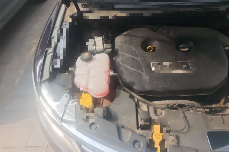 Used Lincoln MKC 2014 2.0T Two-Wheel-Drive Luxury Edition Engine Bay Right