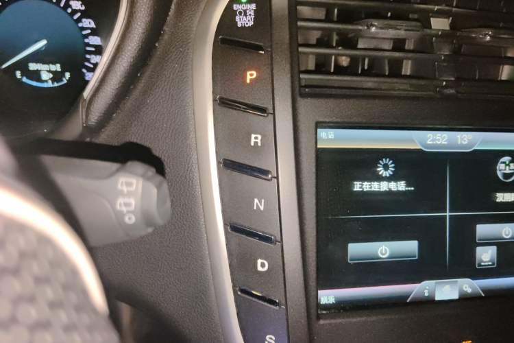 Used Lincoln MKC 2014 2.0T Two-Wheel Drive Deluxe Edition Gear Lever