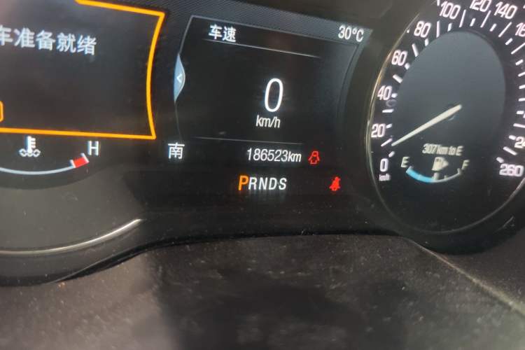 Used Lincoln MKC 2014 2.0T Two-Wheel-Drive Luxury Edition Odometer Close Up