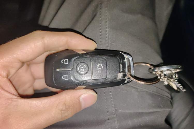 Used Lincoln MKC 2014 2.0T Two-Wheel Drive Deluxe Edition Vehicle Key
