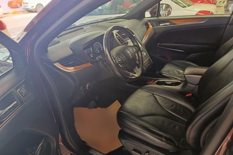 Used Lincoln MKC 2014 2.0T Two-Wheel-Drive Luxury Edition Interior 2