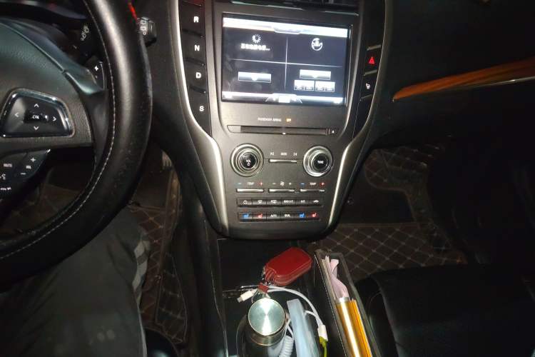 Used Lincoln MKC 2014 2.0T Two-Wheel-Drive Luxury Edition Audio And AC Panel