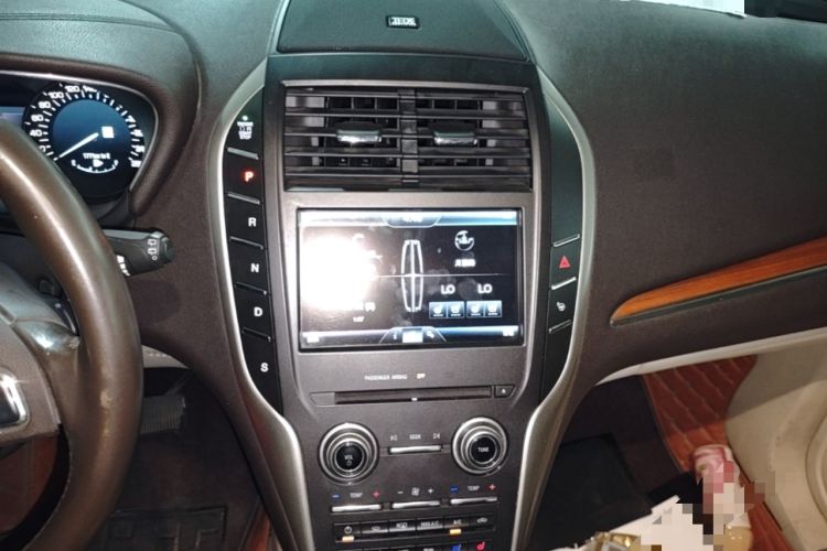Used Lincoln MKC 2014 2.0T Two-Wheel-Drive Luxury Edition Audio And AC Panel